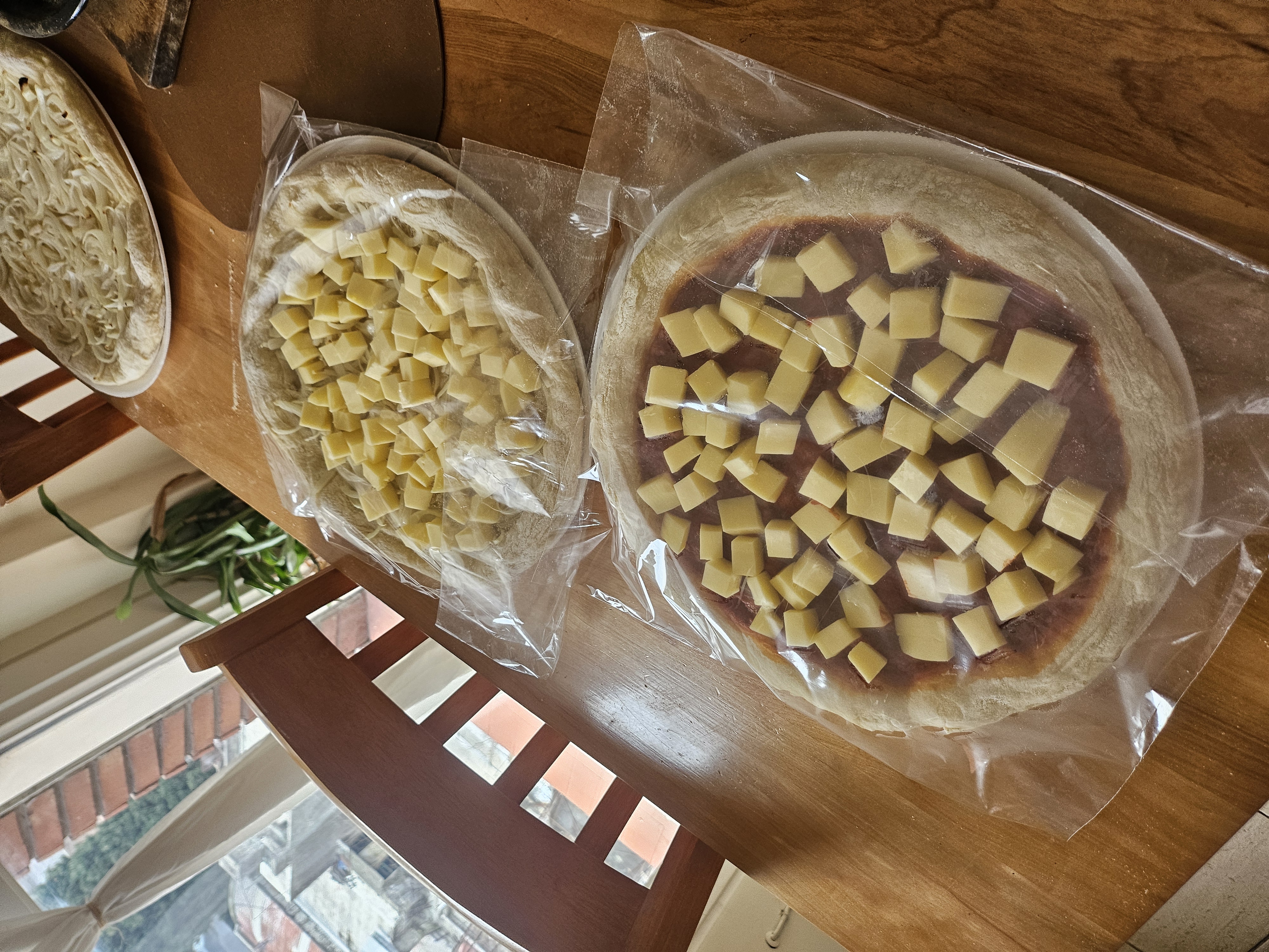 Prepizzas con muzzarella listas para cocinar